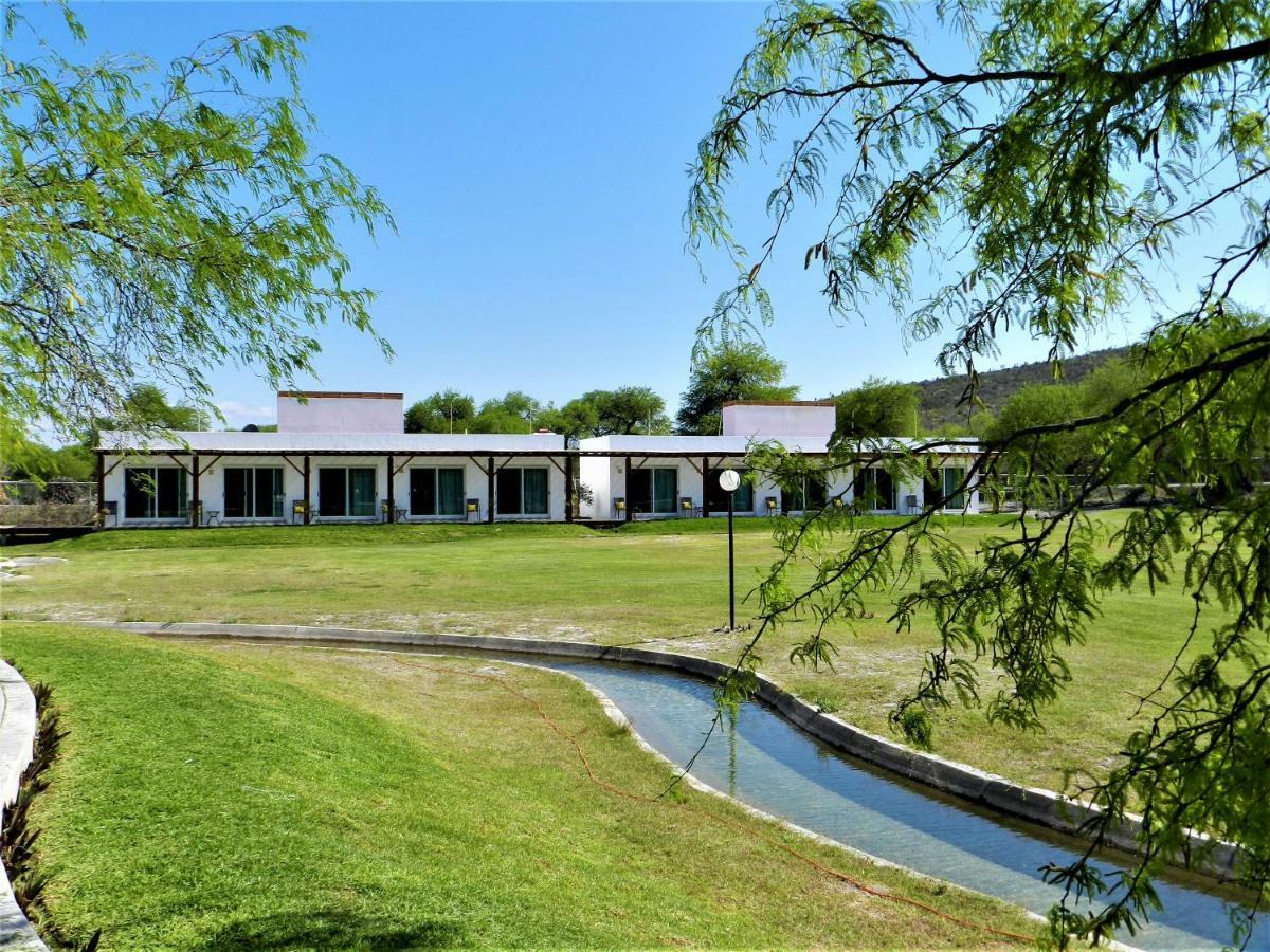 Hotel Los Lirios Río Verde Exterior foto